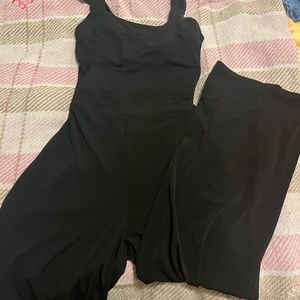 Black Pantsuit. Never worn. Size S. Super Cute!